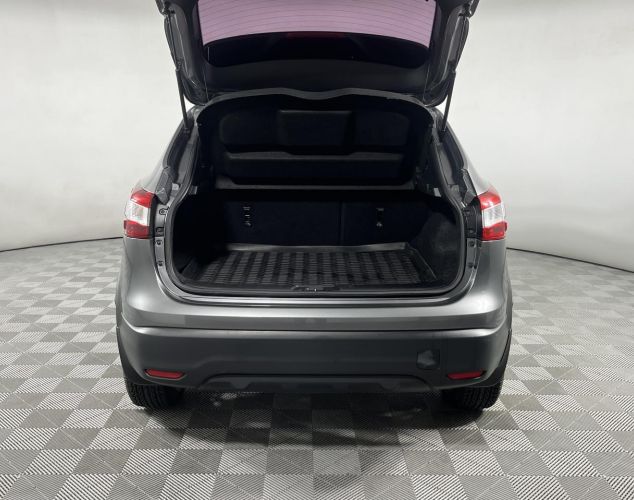 Nissan Qashqai  SE