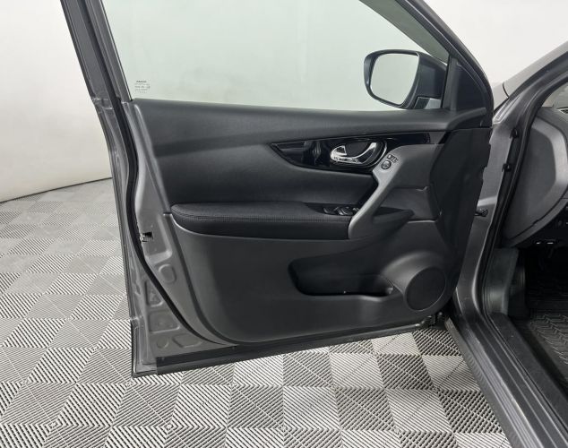 Nissan Qashqai  SE