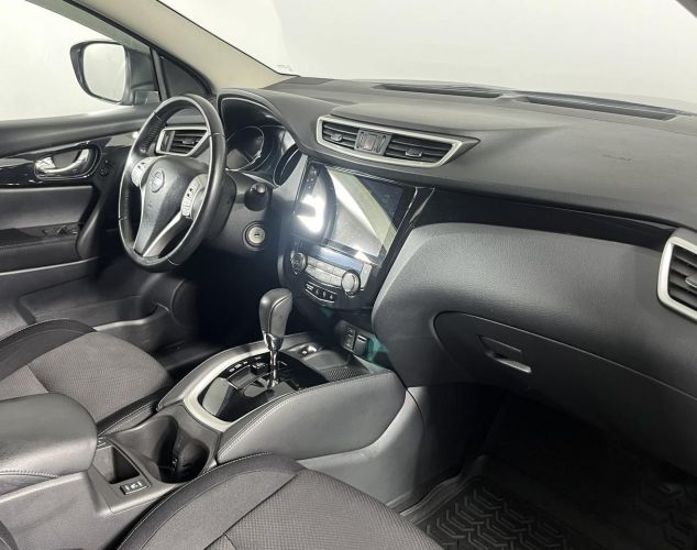 Nissan Qashqai  SE