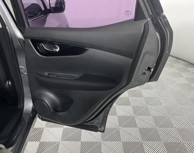 Nissan Qashqai  SE