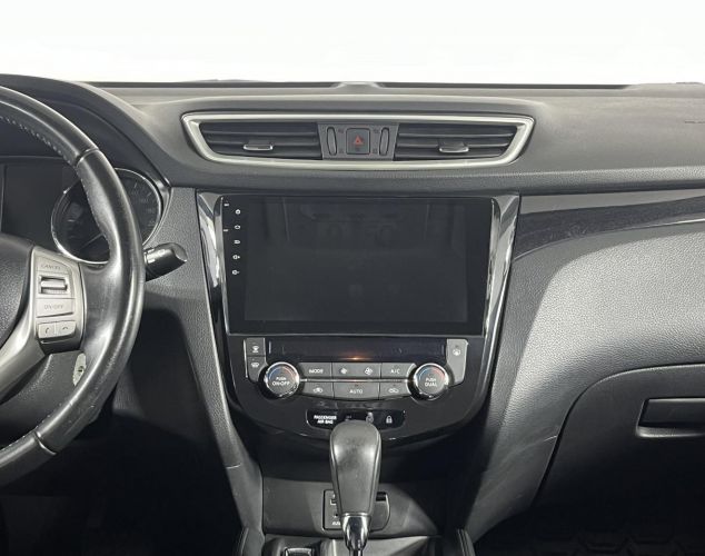 Nissan Qashqai  SE