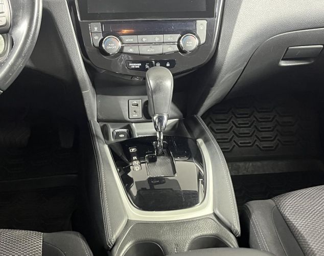 Nissan Qashqai  SE
