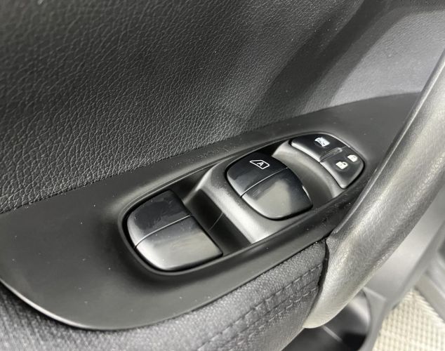 Nissan Qashqai  SE