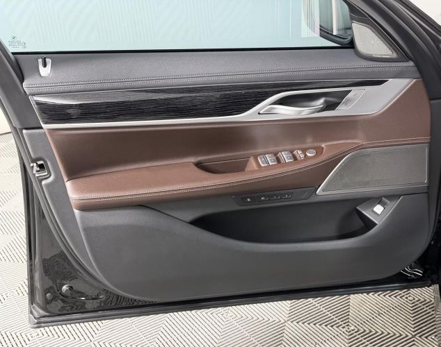 BMW 7 серия  