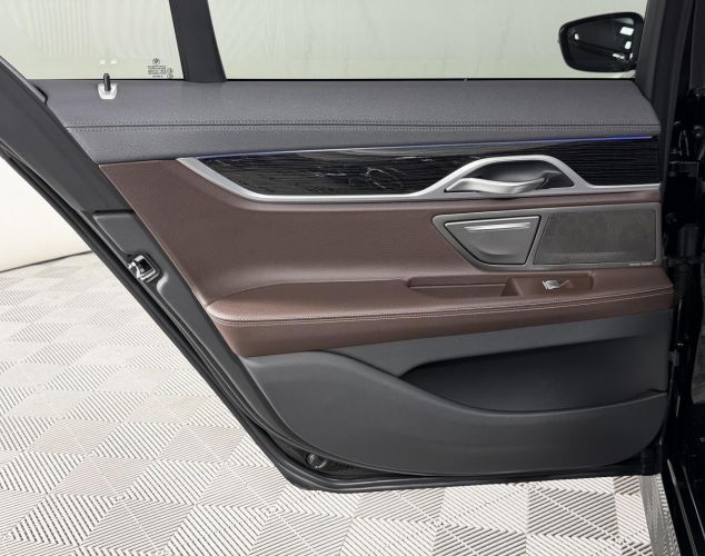 BMW 7 серия  
