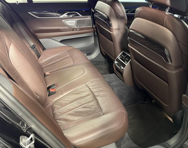 BMW 7 серия  