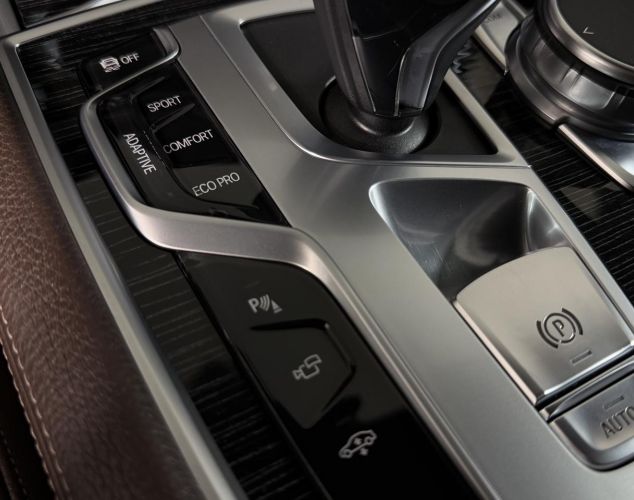 BMW 7 серия  