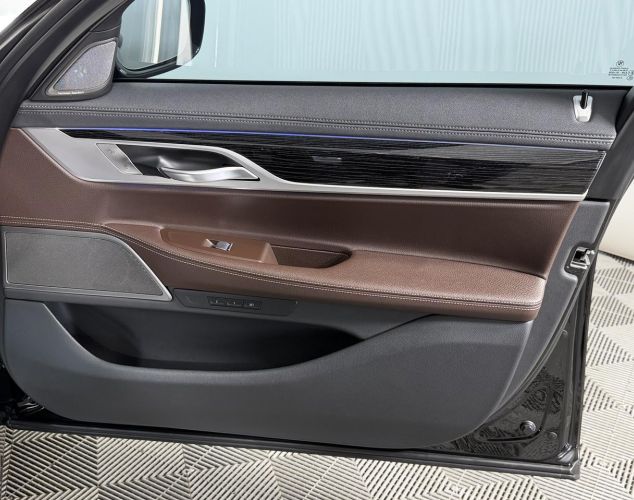 BMW 7 серия  