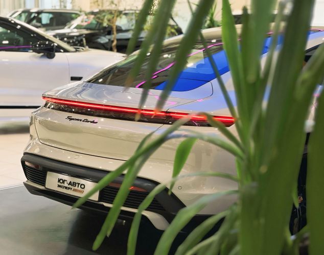 Porsche Taycan  
