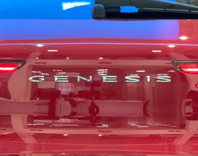 Genesis GV70  