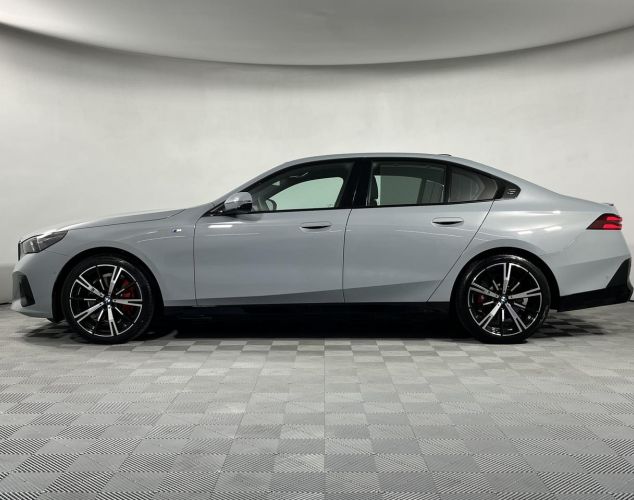 BMW 5 серия  