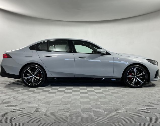BMW 5 серия  