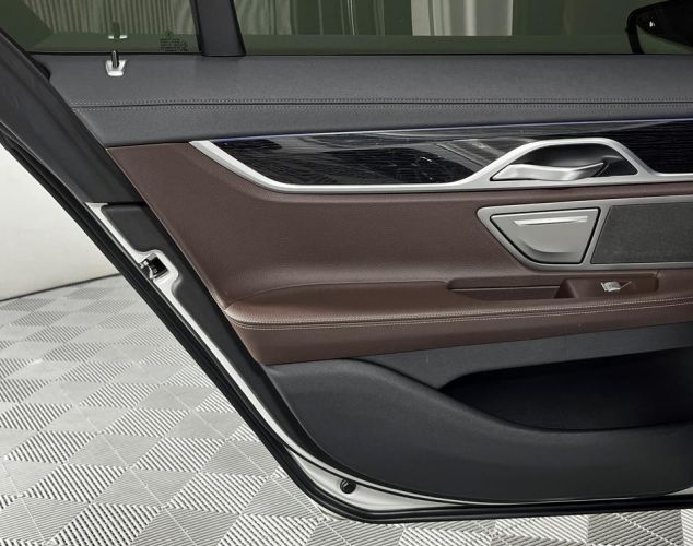 BMW 7 серия  