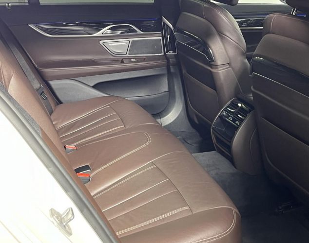 BMW 7 серия  