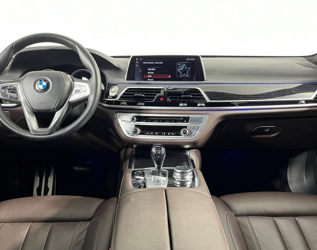 BMW 7 серия  