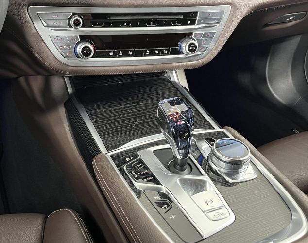 BMW 7 серия  