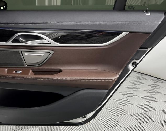 BMW 7 серия  