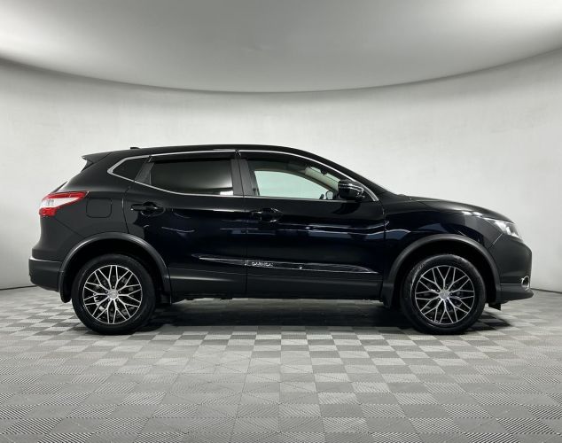 Nissan Qashqai  SE