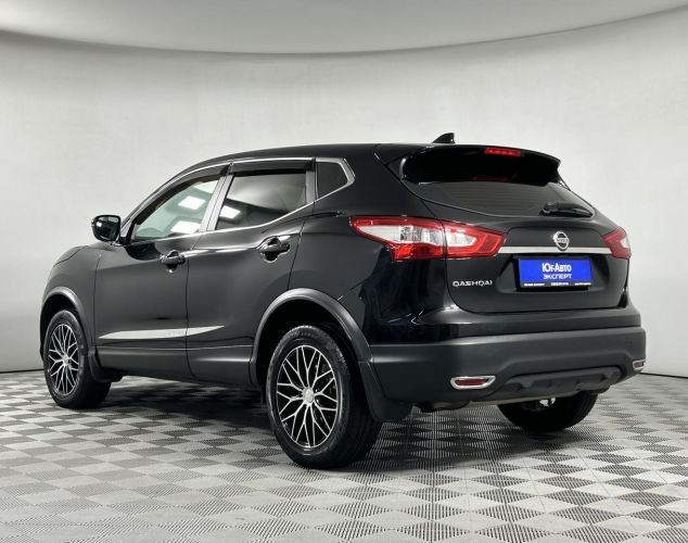 Nissan Qashqai  SE