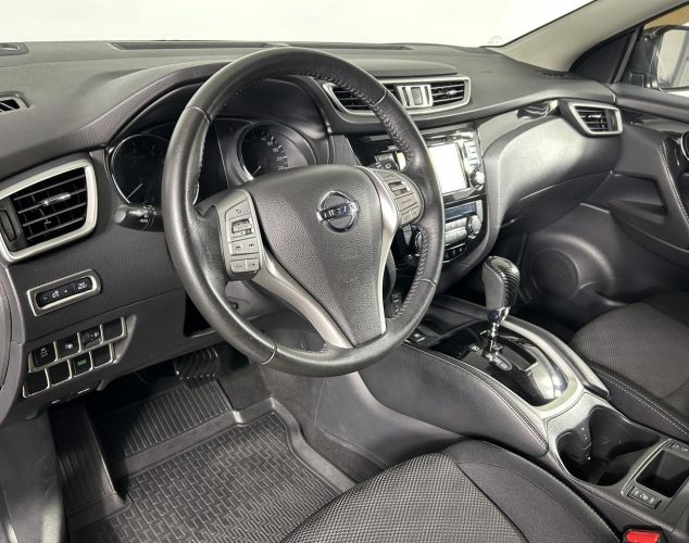 Nissan Qashqai  SE