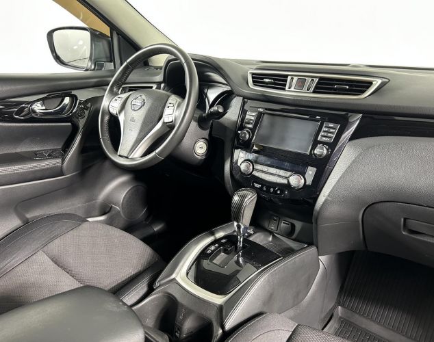 Nissan Qashqai  SE