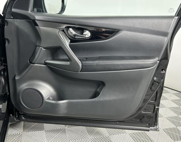 Nissan Qashqai  SE