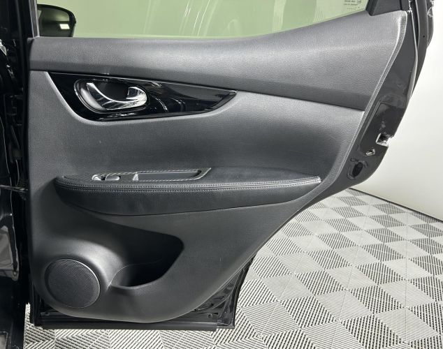 Nissan Qashqai  SE