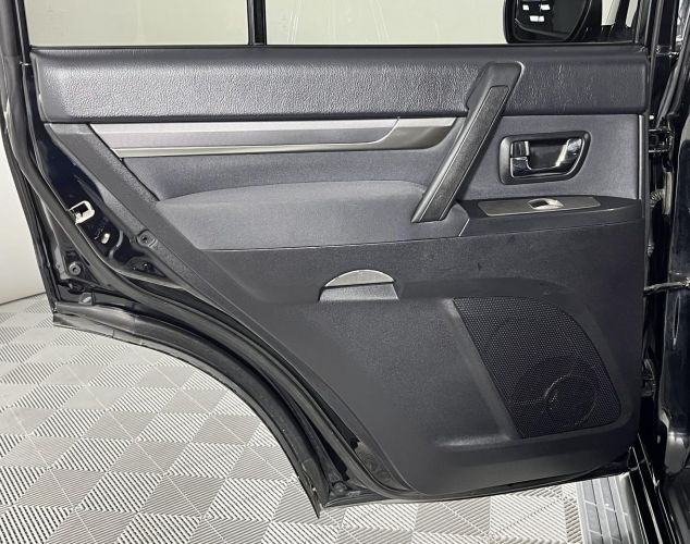 Mitsubishi Pajero  Ultimate