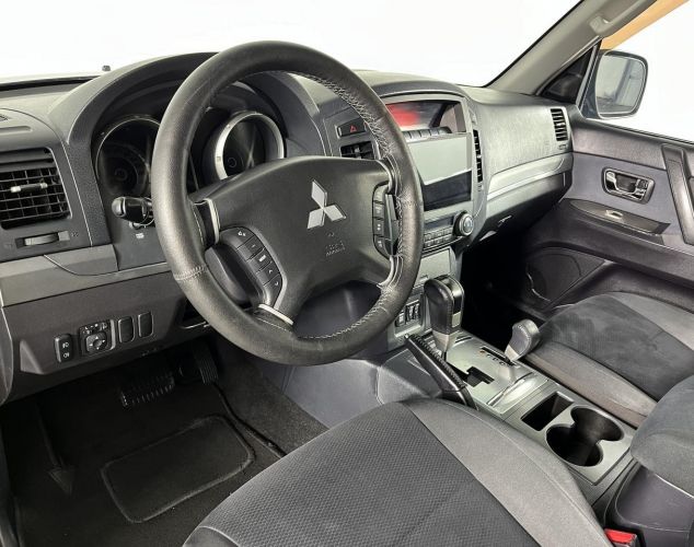 Mitsubishi Pajero  Ultimate