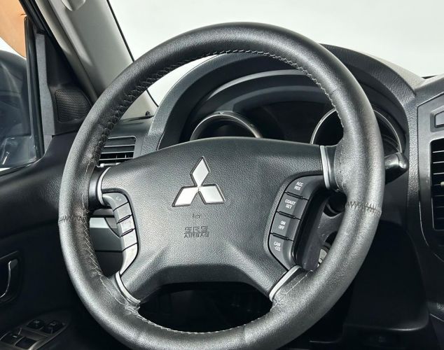 Mitsubishi Pajero  Ultimate