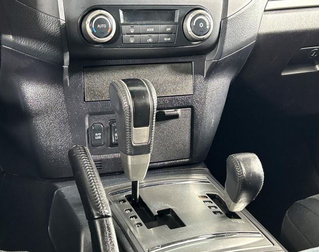 Mitsubishi Pajero  Ultimate