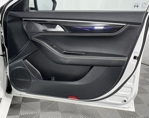 JAC J7  Tech