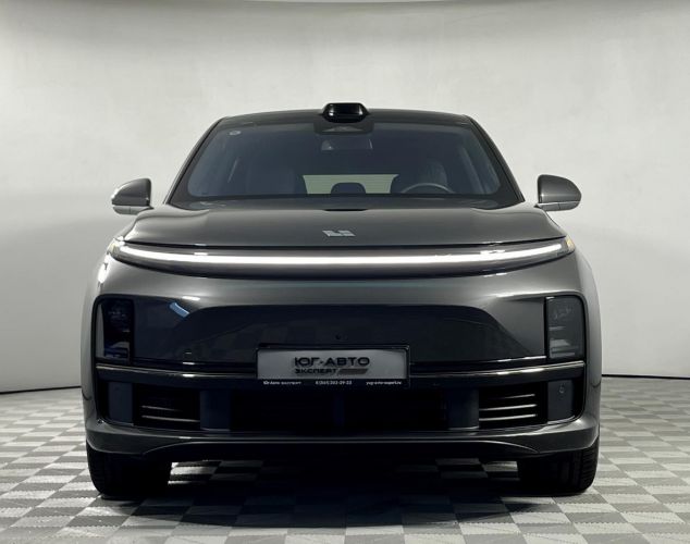 LiXiang (Li Auto) L7  