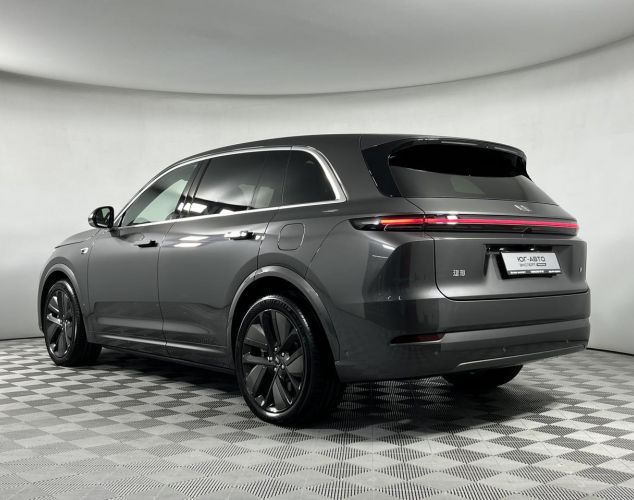 LiXiang (Li Auto) L7  