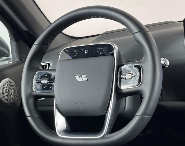 LiXiang (Li Auto) L7  