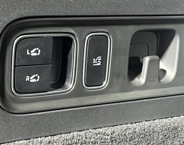 LiXiang (Li Auto) L7  