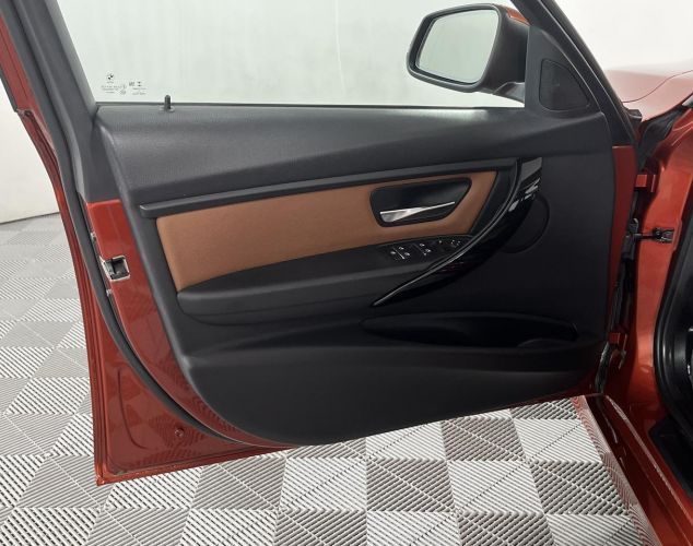 BMW 3 серия  318i Luxury Line