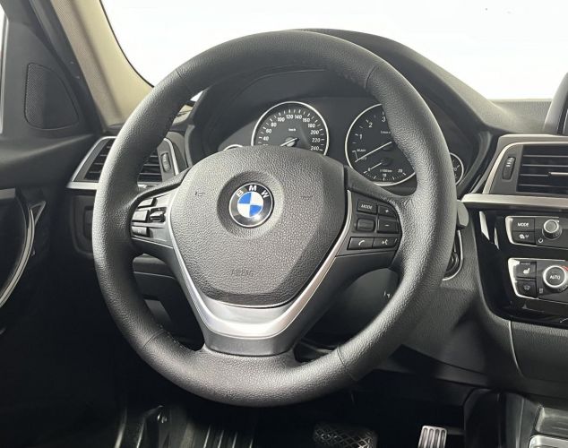 BMW 3 серия  318i Luxury Line