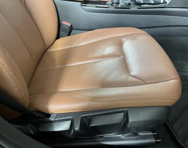 BMW 3 серия  318i Luxury Line