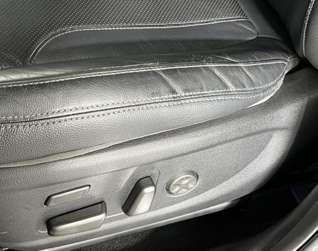 Hyundai Santa Fe  High-Tech + Exclusive