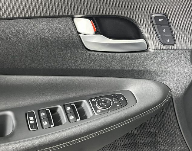 Hyundai Santa Fe  High-Tech + Exclusive