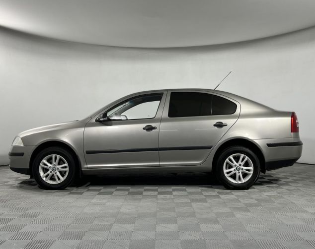 ŠKODA Octavia  Base