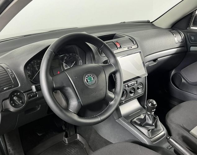 ŠKODA Octavia  Base