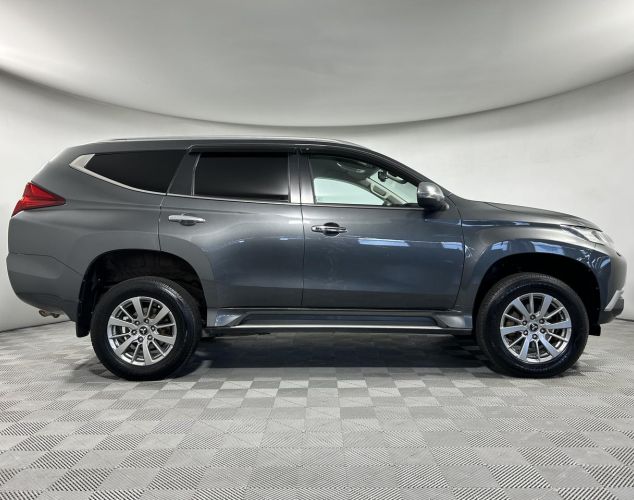 Mitsubishi Pajero Sport  Instyle 