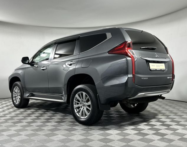 Mitsubishi Pajero Sport  Instyle 