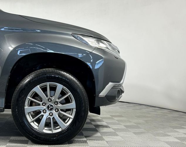 Mitsubishi Pajero Sport  Instyle 