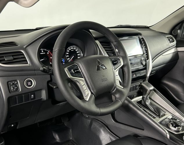 Mitsubishi Pajero Sport  Instyle 
