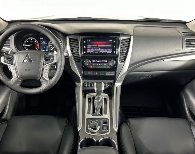 Mitsubishi Pajero Sport  Instyle 