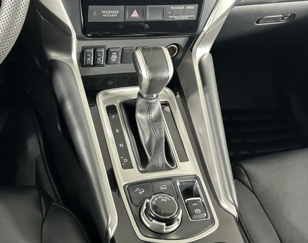 Mitsubishi Pajero Sport  Instyle 