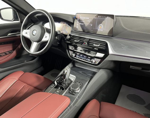BMW 5 серия  